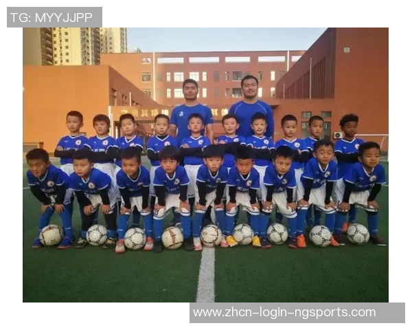 小学生足球板报展示校园足球魅力与团队精神的精彩篇章